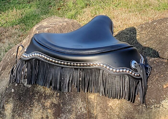 Deluxe Solo Seat with Fringed 1-Piece Skirt - Image 3