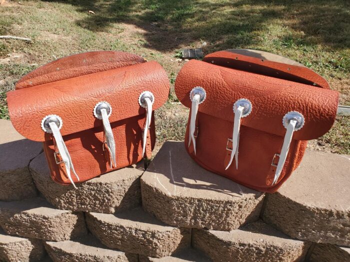 1939-1941 Deluxe Saddlebags, Harley-Davidson - Image 2
