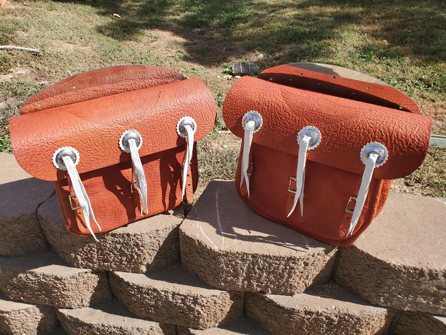 1939-1941 Deluxe Saddlebags, Harley-Davidson - Image 2