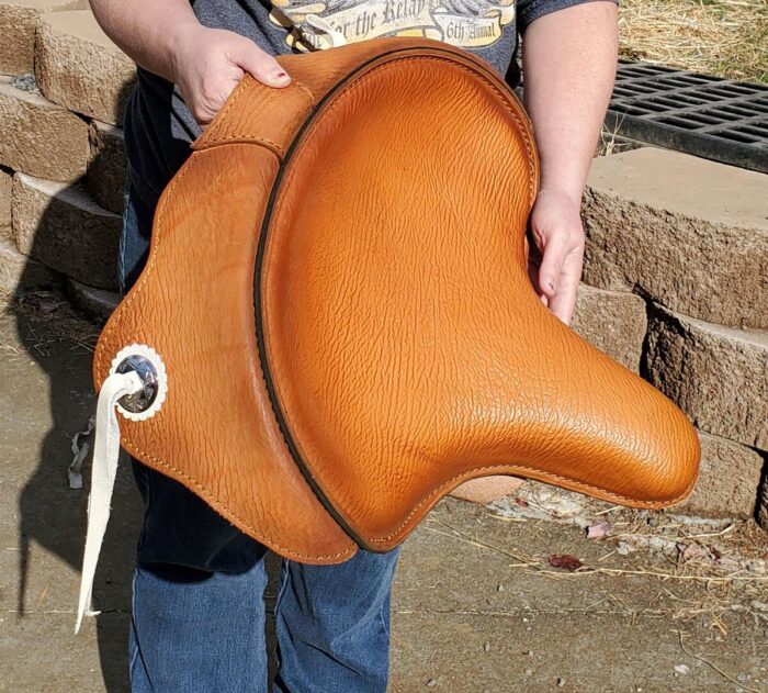 1939-1940 and 1946 Deluxe Solo Seat, Harley-Davidson - Image 3