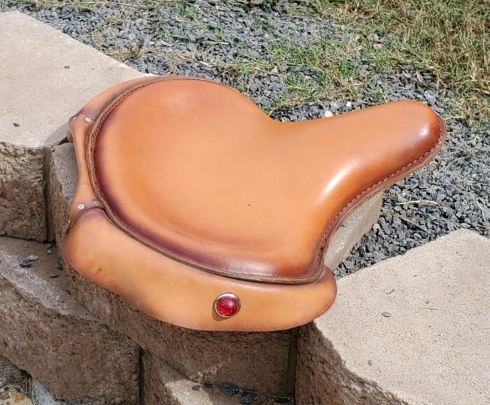 1941-1946 Deluxe Solo Seat, Harley-Davidson - Image 3