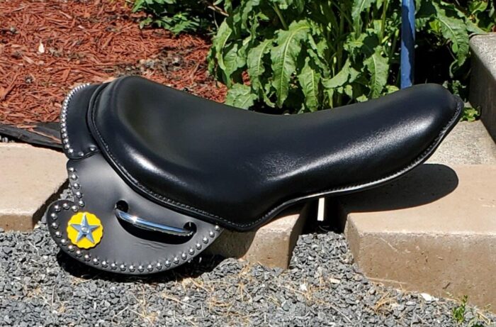 1947-1953 Knucklehead Buddy Seat with Star, Harley-Davidson - Image 3