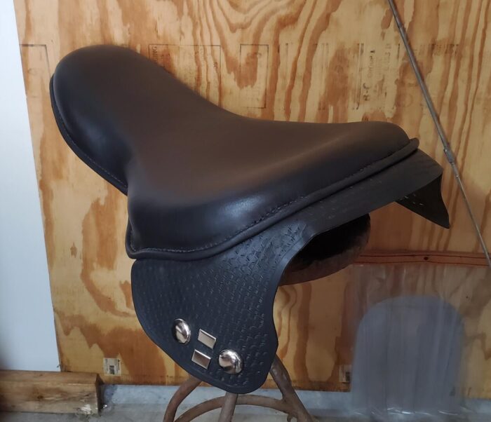 1954-1957 Deluxe Buddy Seat with Basket-weave Skirt, Harley-Davidson
